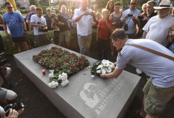 Kassán leleplezték Martina Kušnírová és Ján Kuciak emlékművét