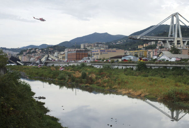 Genovai hídomlás: a mentőegységek még mindig nem jutottak el minden autóhoz a romok alatt