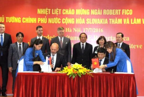 Fico több kormányközeli vállalkozót is segített Vietnamban