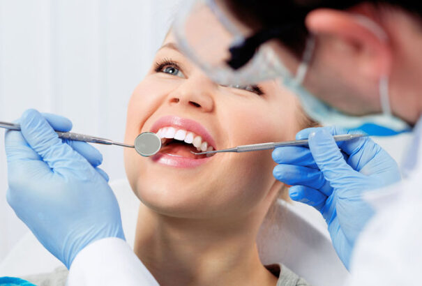 Az egészségügyi biztosítók különböző előnyökkel próbálják csökkenteni a fogorvosi kiadásainkat