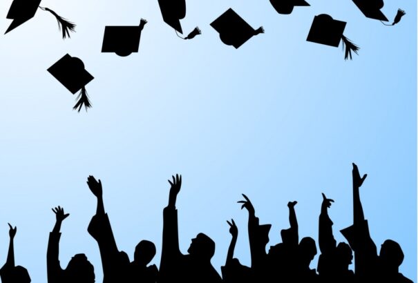 Mennyibe kerül a továbbtanulás? Összehasonlították a hazai és a külföldi egyetemeket