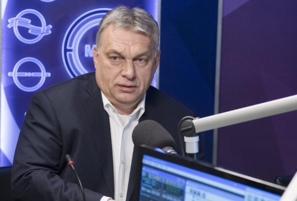 Orbán Viktor: A következő csata arról szól, hogy ki védi meg Magyarország határait