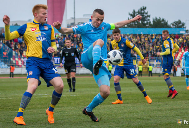 Slovan-DAC: Az első hely a tét, Kmotrík nem elégedett az edzővel