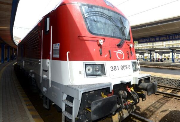 Nem látni a 8 millió eurós mozdonyokat a vasúti pályákon. Hónapok óta a javítóműhelyekben állnak