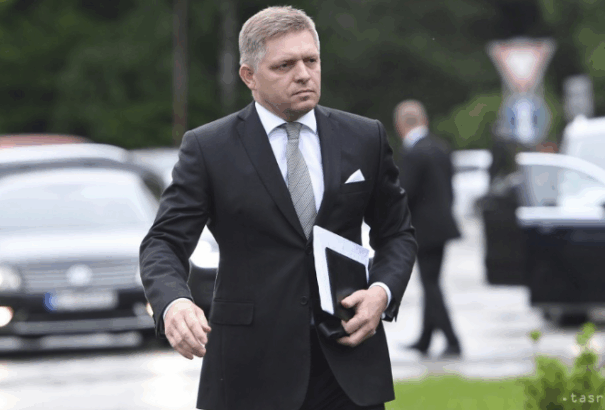 Fico az ingyenes ebéd mellett az ingyenes autóbusz-közlekedést is bevezetné