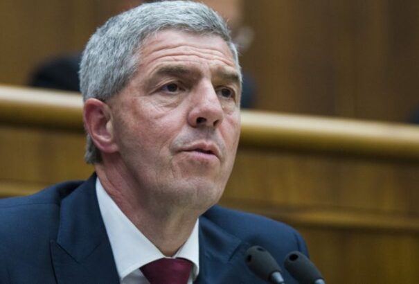 Bugár megfelelő államfőjelöltnek tartja magát