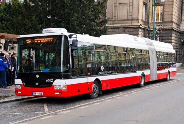 Nagy kedvezménnyel utazhatnak ezentúl a cseh nyugdíjasok és a diákok