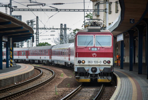 A vasúttársaság kártérítést ígér az utasoknak, elnézést kértek a kikapcsolt áramért és a bezárt wc-kért