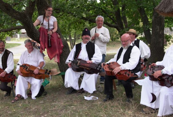 Táncházzenészekkel ötödször. Ópusztaszeren rendezik idén a seregszemlét