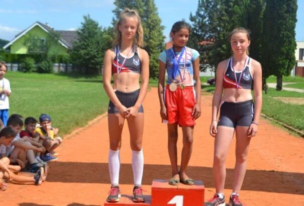 Szepsire és a balerínában futó Annamáriára figyel az ország