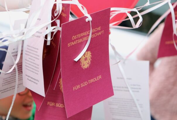 Kettős állampolgárságot kaphatnak a dél-tiroli németajkúak. Új konfliktus lehetőségéről ír a szlovák sajtó