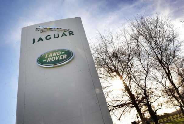 Feszült hangulat uralkodik a nyitrai Jaguar autógyárban. Még mindig a fizetések miatt vitáznak