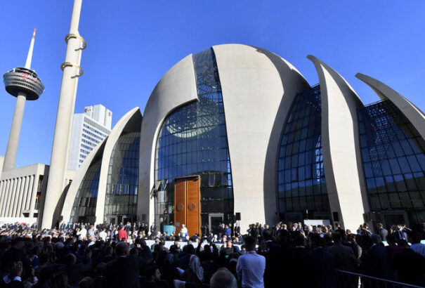 Erdogan tegnap megnyitotta Németország legnagyobb mecsetjét