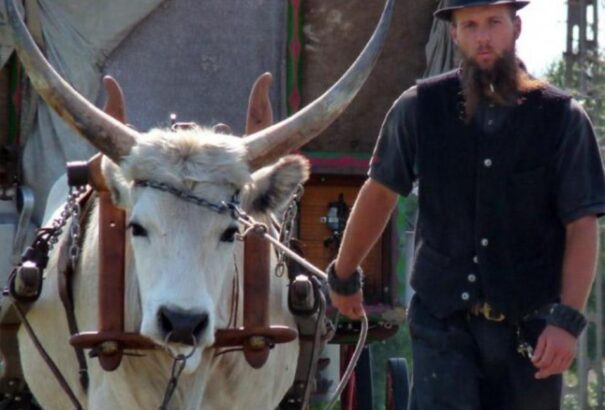 Pusztán a vándor: megindító videó a tragikus balesetben elhunyt magyar vándorról, Gecse Balázs Gergőről