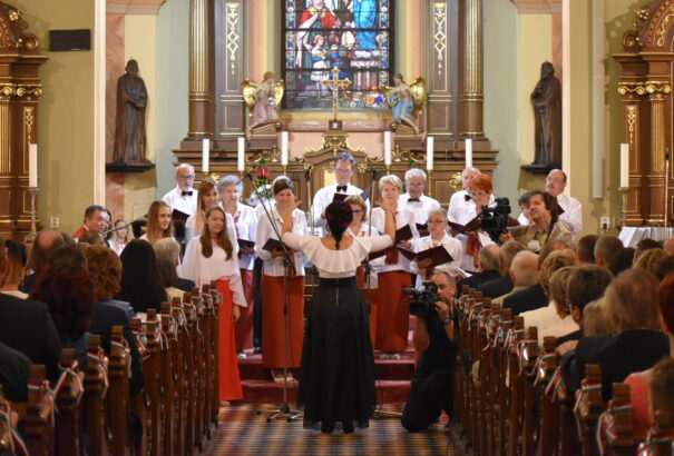 Nagymegyeren nyitották meg az új tanévet a felvidéki magyarok – Képriport