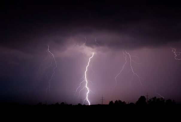 Opálhegyen villám csapott egy kisgyermekbe