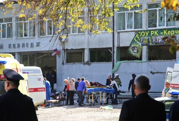 Huszonegyre emelkedett a krími iskolai tömeggyilkosság halálos áldozatainak száma