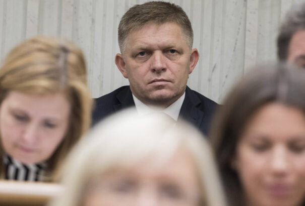 Nem zavarja, hogy Kočner másfél évig a szomszédja volt? „Ez nevetséges” – Fico megint kirohant a sajtóra
