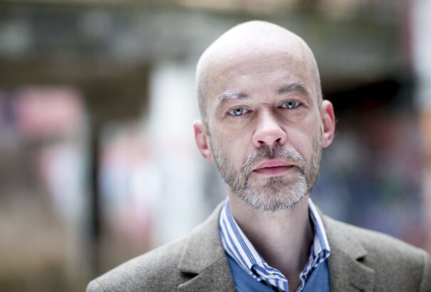 Élőben szorította sarokba a Smer alelnökét, távozik a közrádió vitaműsorának moderátora