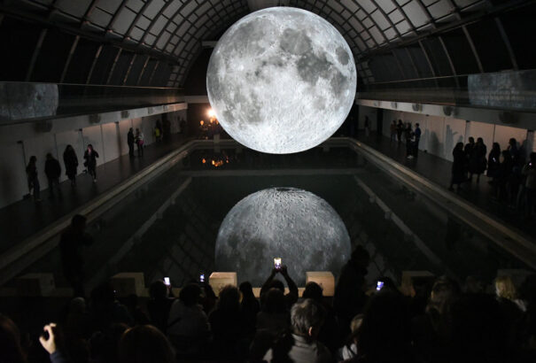 Egy olyan mesterséges hold kibocsátását tervezik Kínában, ami az utcai lámpákat helyettesítené