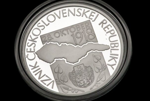 A 100. évfordulót az egyes vállalatok is kihasználták. Limitált kiadású termékeket dobtak piacra