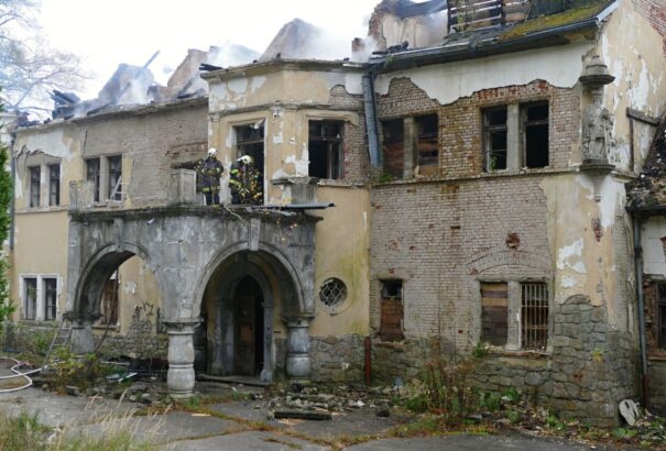 Ismét leégett a siralmas állapotban lévő kenyeredi kastély