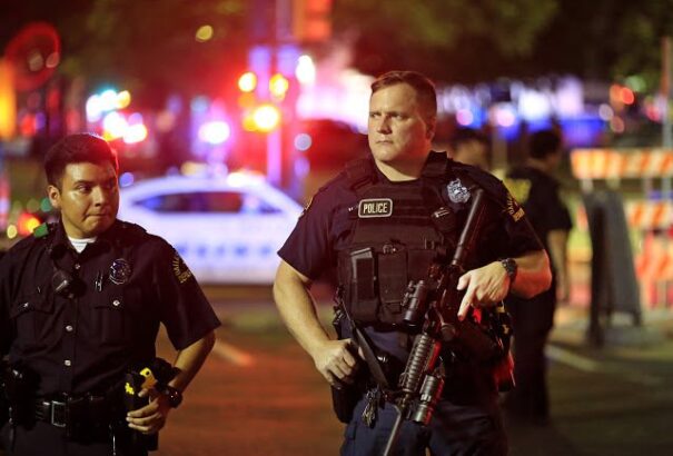 Lövöldözés történt egy pittsburghi zsinagógánál – legalább nyolc halott