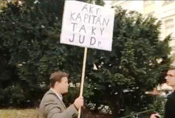 Danko rigorózusi munkájának közzétételéért tüntettek a diákok Pozsonyban