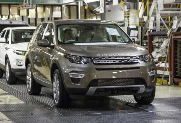 A Jaguar Land Rover bejelentette, mikor kezdi tényleges gyártását a nyitrai üzemben