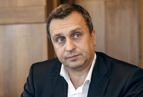 A kormány elfogadta a titulusok elvételéről szóló törvénymódosítást