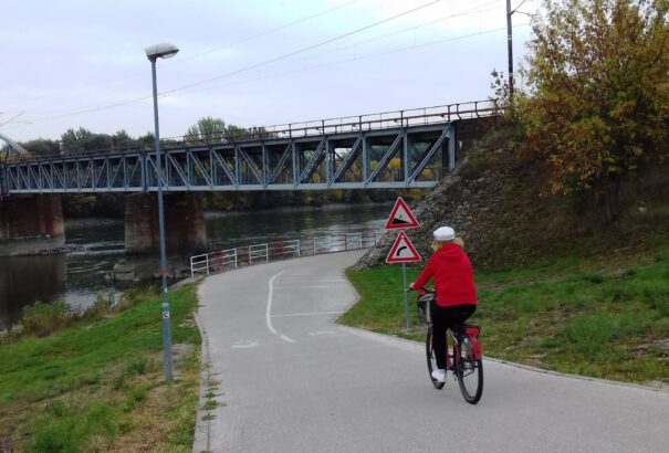 Kerékpáron az arany-őszbe Komárom környékén – Képekkel