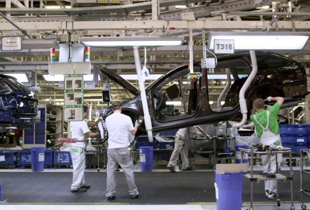 Nagy baj van a Škodánál, nem tudja teljesíteni a megrendeléseket. Új gyárat építene külföldön