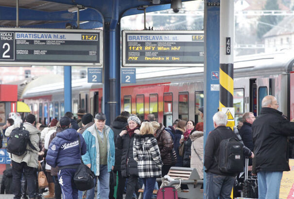 A Szlovák Vasúttársaság a közeledő ünnepekre való tekintettel megerősíti járatait