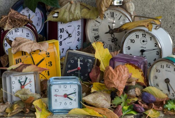 Melyik időszámítást tartanák meg a szomszédos országok?