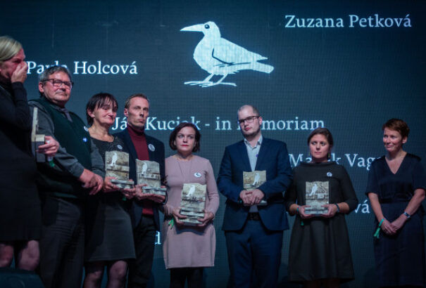 Ján Kuciak és oknyomozó riporterek egy csoportja kapta meg az idei Fehér Holló díjat