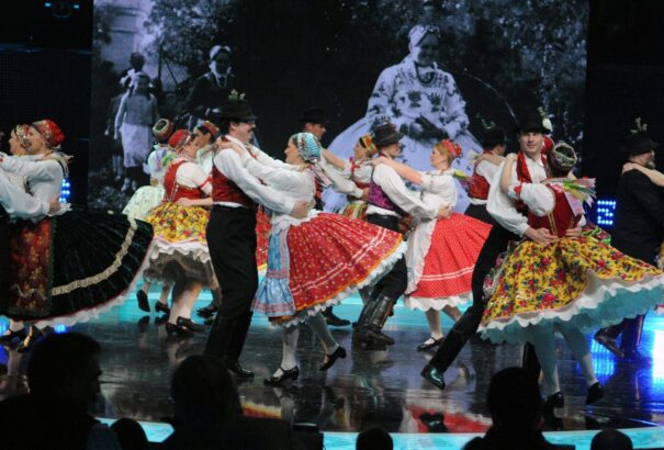 Vasárnap éjfélig jelentkezhetnek a gyerekek a Fölszállott a páva tehetségkutatóra