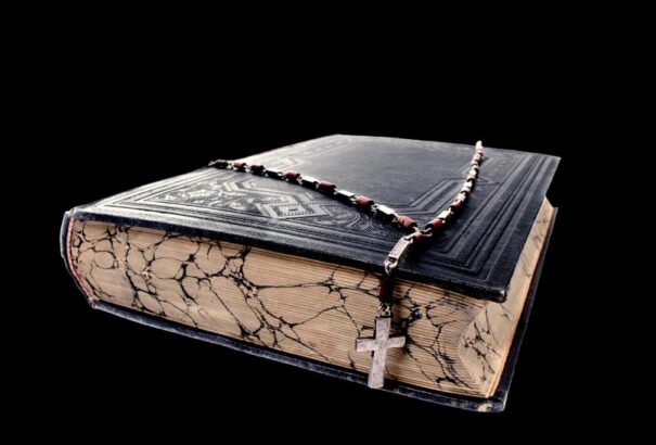 Kitilthatják a vallási jelképeket egyes német bíróságokról