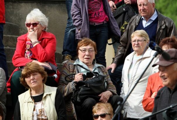 Nincs kellő támogatottsága a Smer nyugdíjkorhatár-plafonjának – a koalíciós partnereket is megosztja