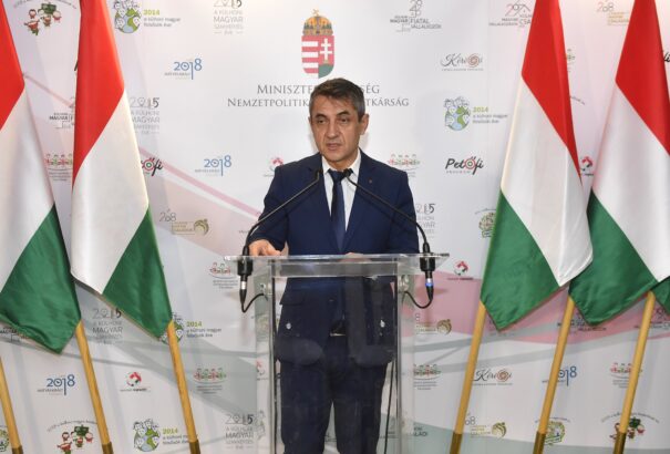 Potápi: ifjúsági közösségek és a diaszpóra támogatására írt ki pályázatokat a kormány