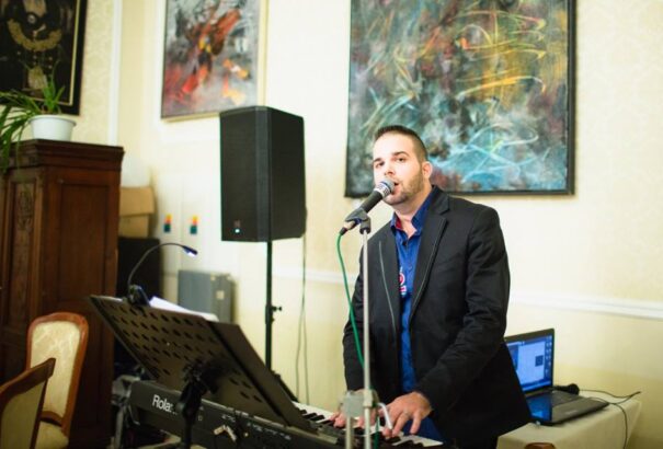 Aki a dallamokkal érvényesül – Interjú Juhos Attila csallóközi operaénekessel