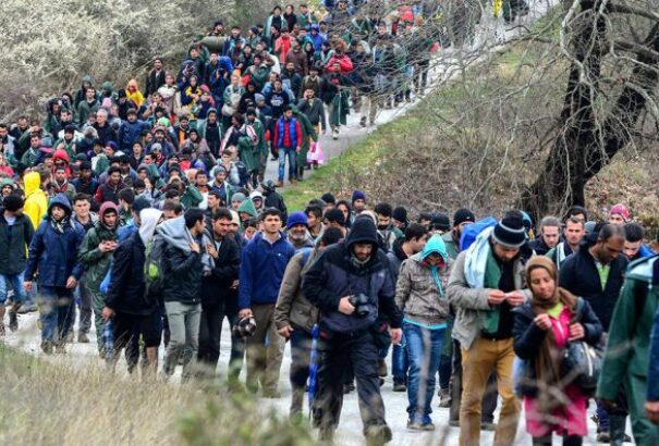 Merkel pártjában erősödik az ellenállás az ENSZ migrációs csomagjával szemben