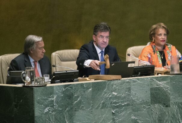 Lajčák „nem örül” annak, hogy Ausztria nem írja alá az ENSZ migrációs tervezetét