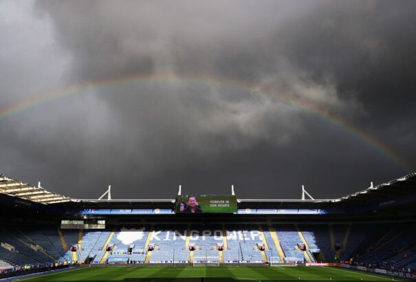 Videó: Így búcsúzott a Leicester City az elhunyt klubtulajdonostól