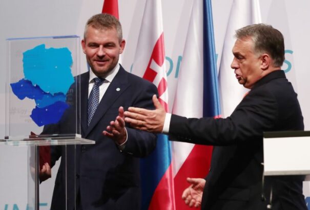 Politico: Az uniós költségvetés mentén nő a szakadék a közép-európai országok között