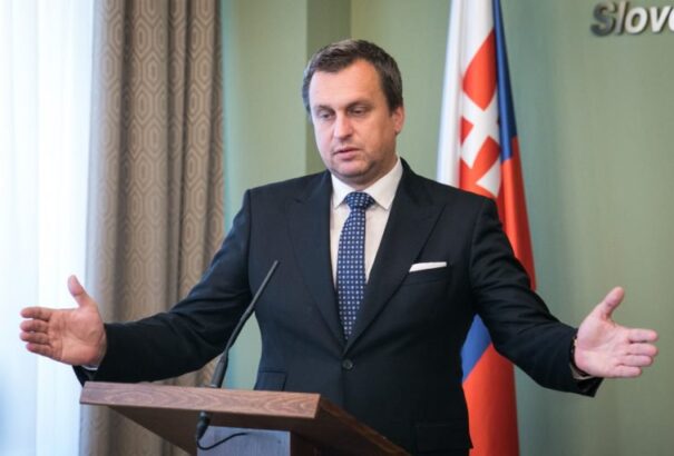 Elvesztheti-e Danko titulusát? A törvény nem ismer ilyen lehetőséget