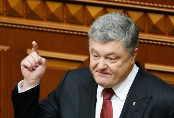 Porosenko a hadiállapot január 25-ig történő bevezetését javasolta a parlamentnek