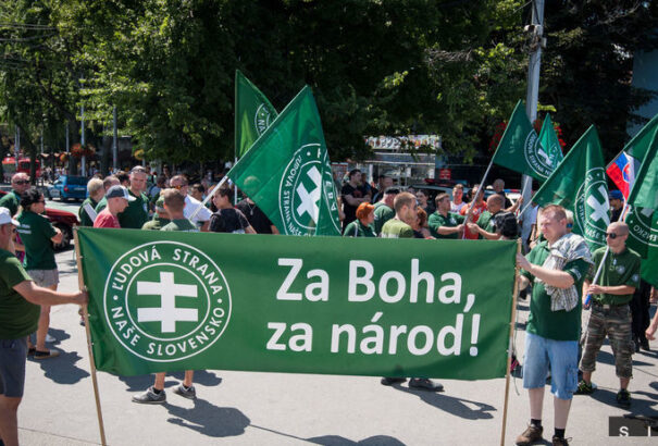 Felmérés: A legtöbb első választó az extrémista ĽSNS-re szavazna