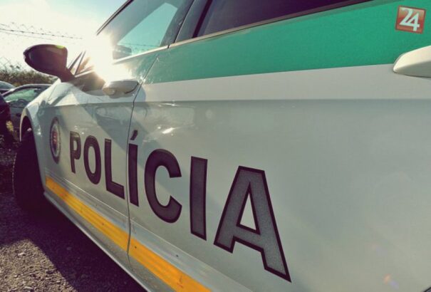 Mellkason szúrt egy 32 éves férfit egy 17 éves lány Losoncon