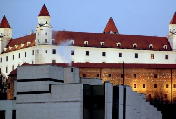 A Pozsonyi várban tárgyalnak Európa jövőjéről a V4, Németország és Franciaország házelnökei