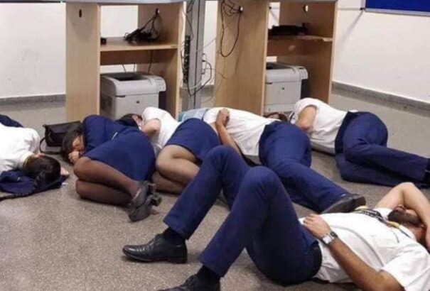 A földön aludtak, a Ryanair mindannyiukat kirúgta